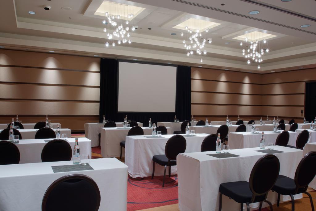Hotel Murano Tacoma Buitenkant foto A meeting room