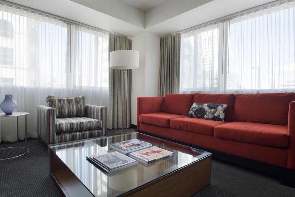 Hotel Murano Tacoma Buitenkant foto A living room at the hotel
