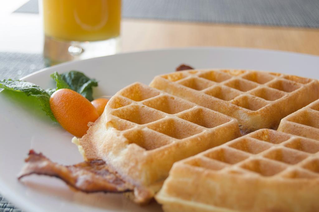 Hotel Murano Tacoma Buitenkant foto A Belgian waffle
