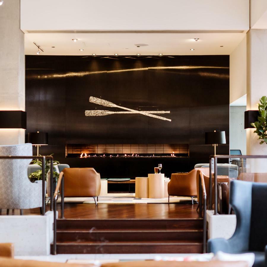 Hotel Murano Tacoma Buitenkant foto The lounge at the airport